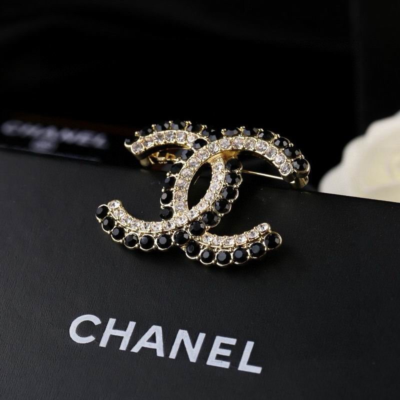 Chanel Brooch 05yxs111